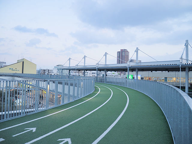 森ノ宮キューズモール屋上のランニングコース【とある街の風景382】1+