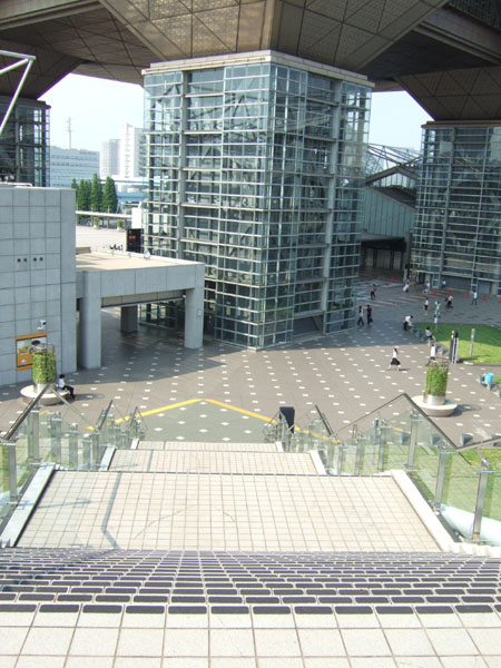 とある街の風景173(ビックサイトの階段)2