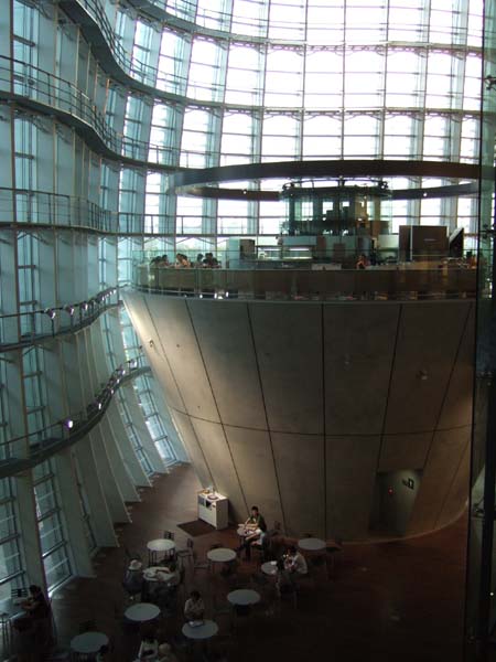 国立新美術館1