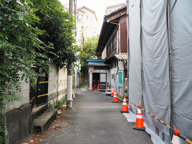 三田1丁目の階段と小山湯3