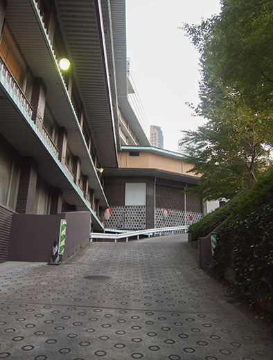 ホテルオークラ東京の坂道を歩いてみる4