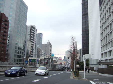 とある街の風景(六本木通り終点)