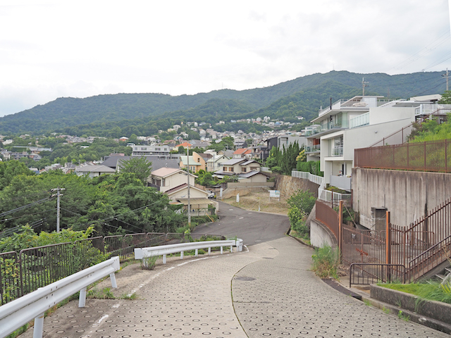 「苦楽園みはらし公園」前の眺望坂3
