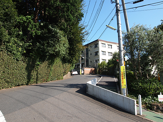 高島屋ガーデンアイランド横の坂道5