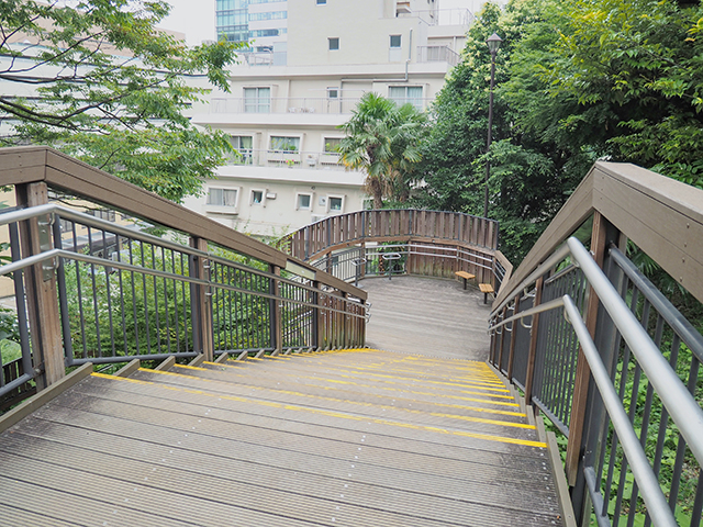 亀塚公園展望デッキと階段【とある街の風景378】3+