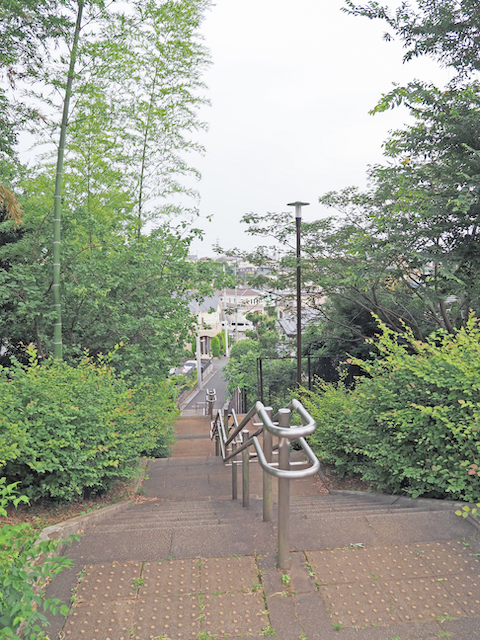 風の丘公園の階段と展望台【とある街の風景429】1