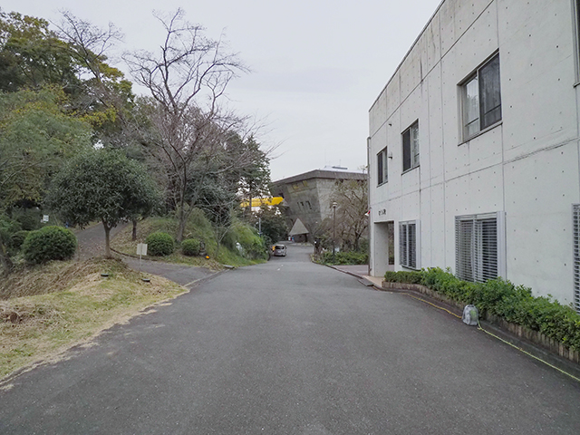 ユニットハウス前の階段(とある街の風景342)1+