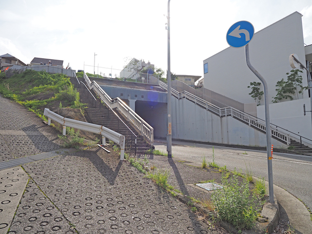 神戸水道路沿いの芦屋市と西宮市の市境の急坂5