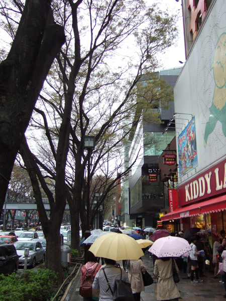 雨、坂、表参道1