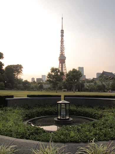 東京タワーと平和の灯2