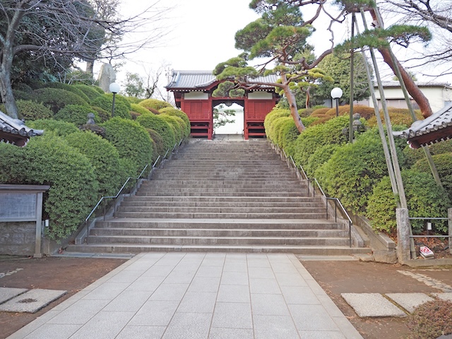 護国寺の階段と音羽富士／文京区大塚5