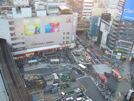 渋谷ヒカリエと宮益坂3