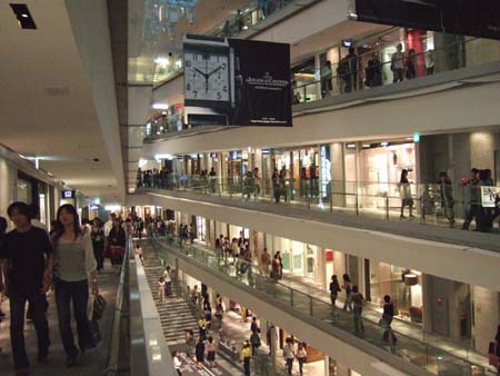 最近の表参道ヒルズ