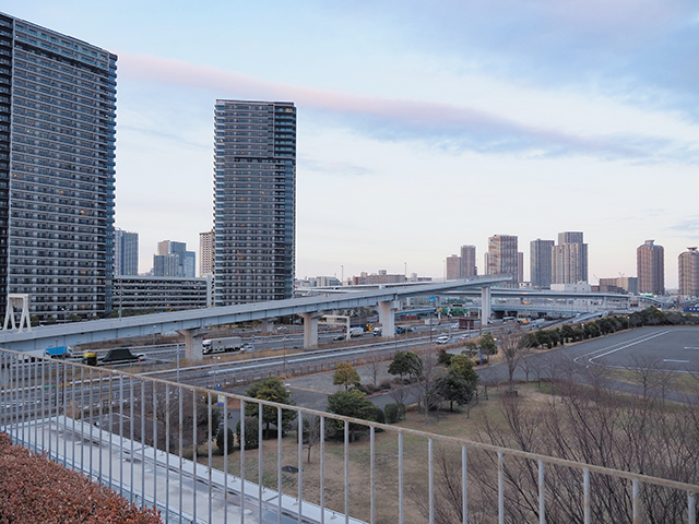 「そなエリア東京」の展望デッキと階段(とある街の風景348)6