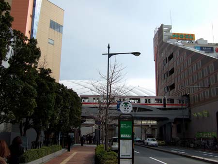 丸の内線とドーム3