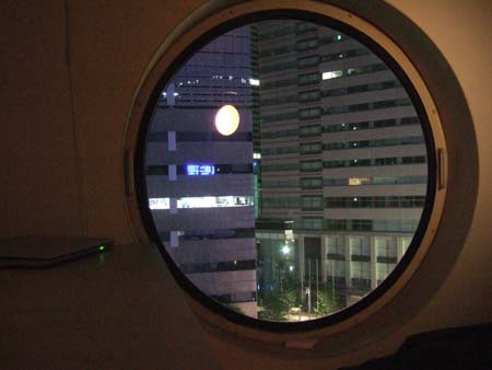 新橋というか銀座のカプセルマンション3