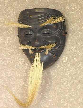 翁面の工作と系譜 : 雅勒の散歩路