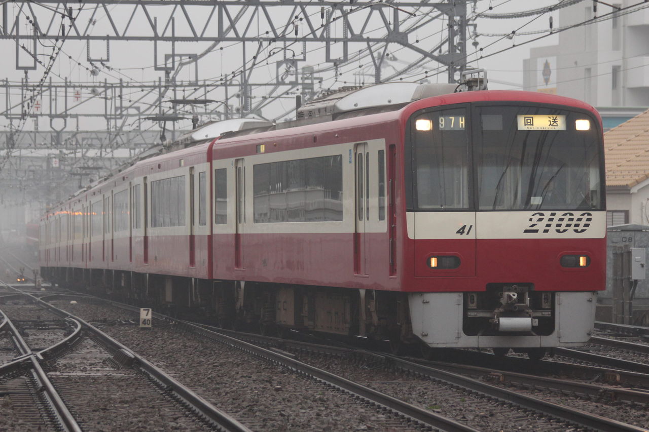 京急2100形2141編成 都営フェスタからの返却回送 : 京急ニュース