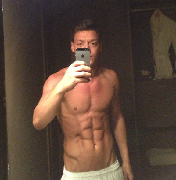 エジルｗｗわろた 内田篤人 でいりーふぉと