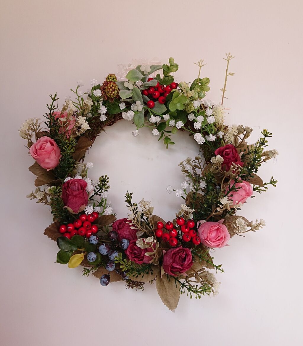 Kさんご依頼玄関内棚上小花リース無事お渡し ミリア作成蔓カゴ 今日で２１２日目仏花耐久実験 アオツヅラフジ クチナシいよいよ地植え 造花の店 アーティフィオーリ ミリア 京都市左京区山端大城田町27 8 090 6565 3253