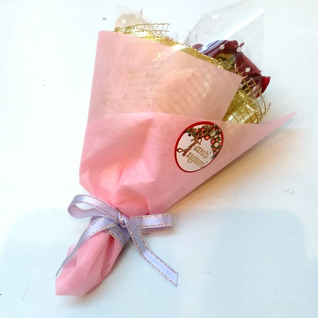 Ka様ご依頼ウエディングお祝いリース完成とお祝いローズボールペン 御祝いピアノアレンジ無事お手元に 気功太極拳のe先生から可愛い プレゼント ブティックから素敵なイラスト 造花の店 アーティフィオーリ ミリア 京都市左京区山端大城田町27 8 090 6565 3253