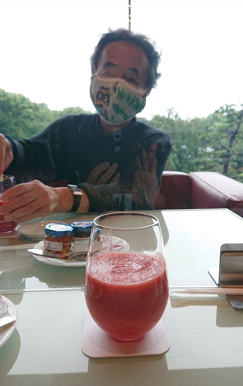 今朝もトマトジュースでご機嫌 ホテルのアレンジ Mさんとランチ お嬢さん達 姪夫婦達と 造花の店 アーティフィオーリ ミリア 京都市左京区山端大城田町27 8 090 6565 3253 今朝もトマトジュースでご機嫌 ホテルのアレンジ Mさんとランチ お嬢さん達 姪夫婦達と 造花の店 アーティフィオーリ ミリア 京都市左京区山端大城田町27 8 090 6565 3253