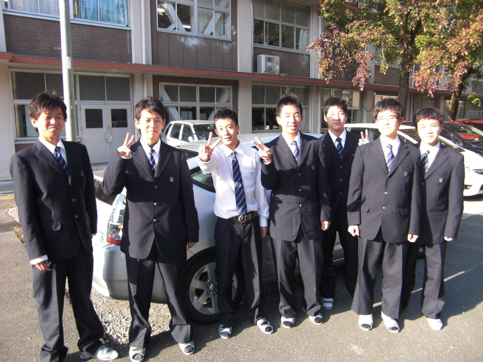 津久見高校 ユニフォーム X O