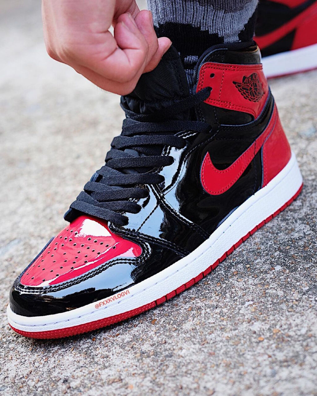 Nike Air Jordan 1 High OG Patent Bred 3足