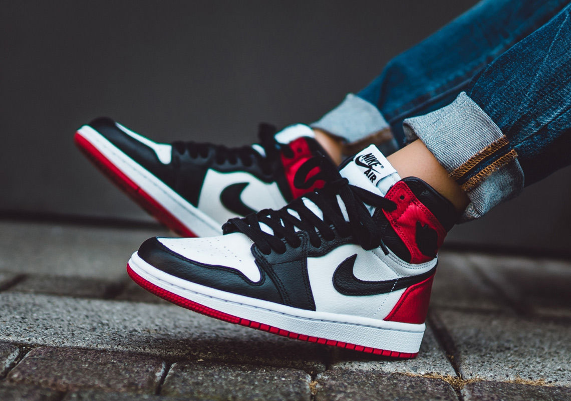 Nike aj1 satin black toe on sale