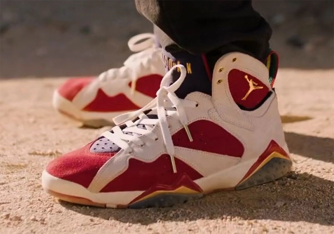 JORDAN 7 トロフィールーム