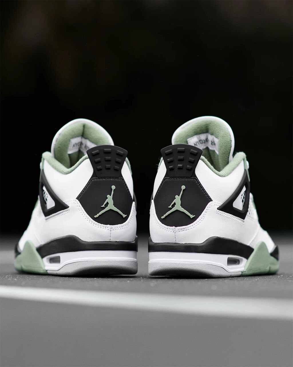 Nike Air Jordan 4 WMNS 