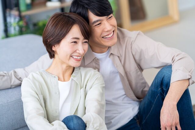 弟が19歳上のおばさんと付き合いだして親が発狂してるんだが : 気団談