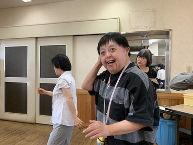 ③