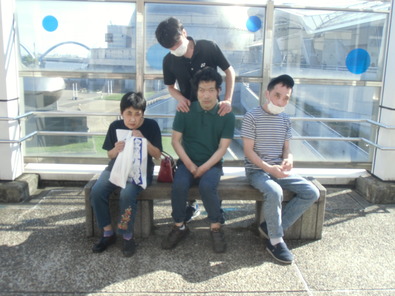⑧
