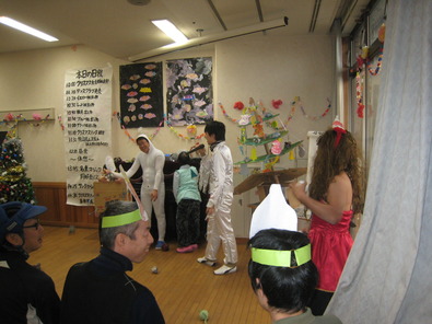 ⑧