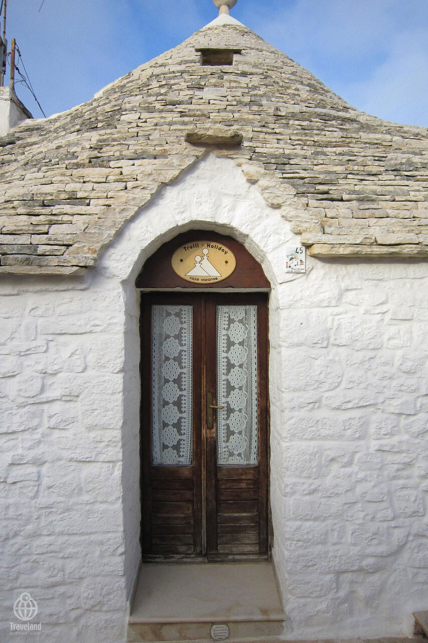 なんで撮ったの 169 トゥルッリの扉 ヨコ旅