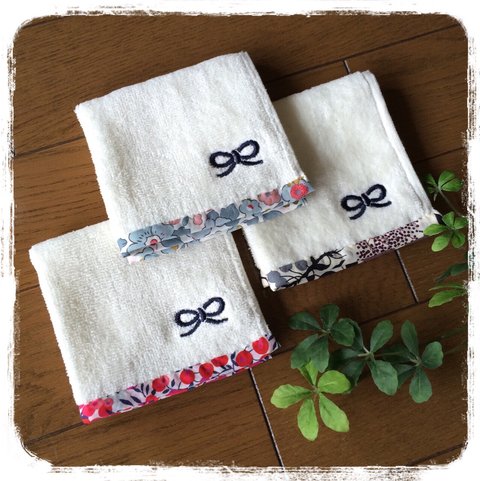 リバティ縁取りタオルハンカチ アリの行列 リバティ縁取りタオルハンカチ アリの行列