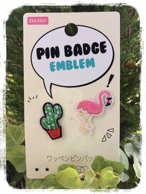 ダイソーのワッペンピンバッジ アリの行列