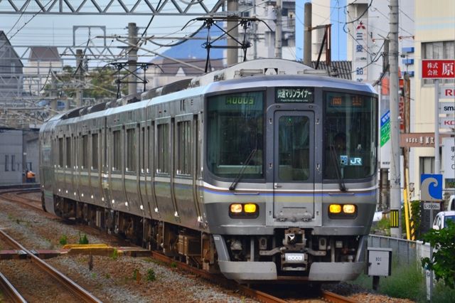 高松近郊の駅撮りスポット 瀬戸の春風こころの昼寝