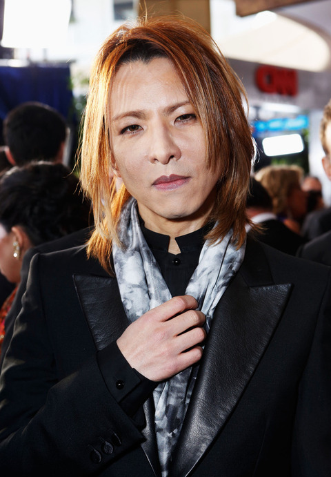 Yoshiki+smartwater+Golden+Globes+Red+Carpet+UsovfqEHLKXx