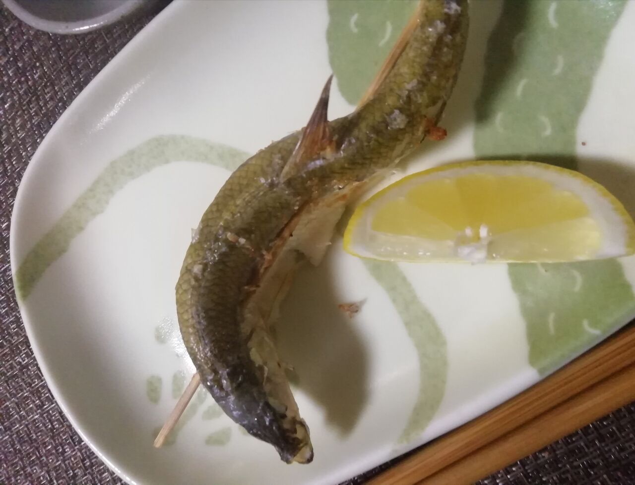 魚担当 シンプルにチカの塩焼きとマリネ風で節約しますね ゴロミーズキッチン ゴロミ先輩 極意帳