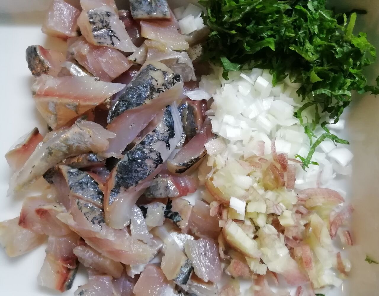 なめろう アジが安い 魚を捌く練習に最適 ゴロミーズキッチン ゴロミ先輩 極意帳