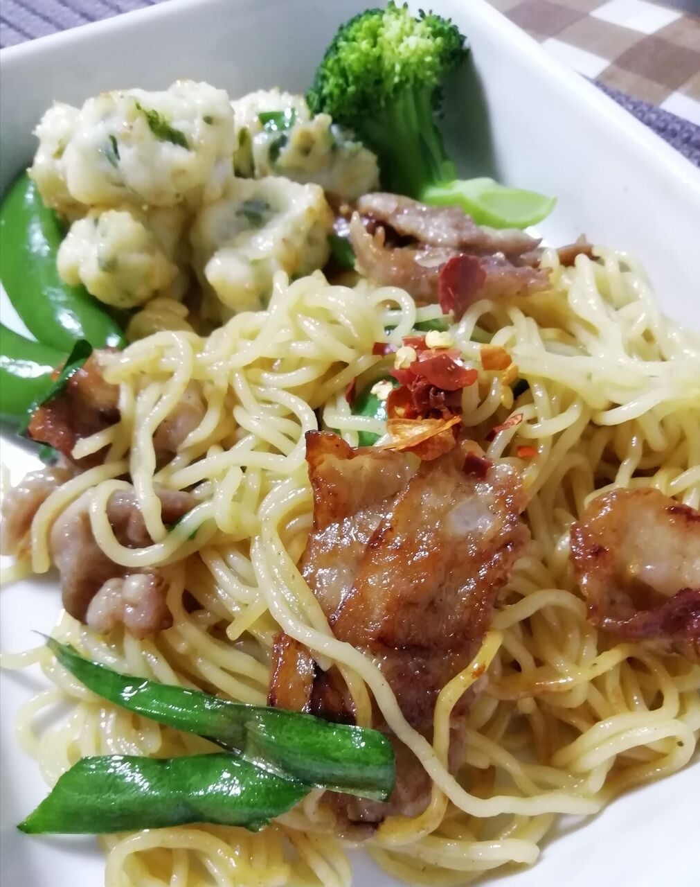 イカコロコロダンゴ焼そば 豚肉とイカの弾力 焼そばの歯ごたえ 時々ニラ ゴロミーズキッチン ゴロミ先輩 極意帳