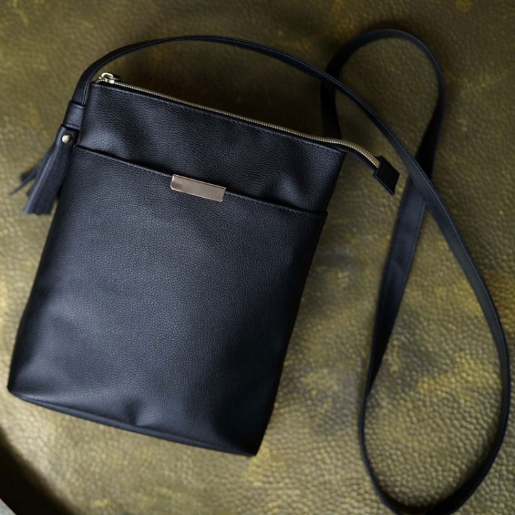 新刊情報】『素敵なあの人』特別編集 身軽にお出かけポシェットBOOK