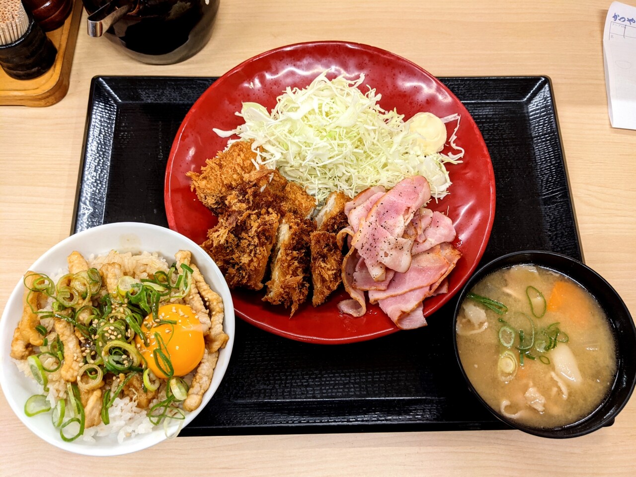かつや 松山久万ノ台店 どっさりベーコンとチキンカツの合い盛り定食 松山市 新 愛媛さすらい日記 かつや 松山久万ノ台店 どっさりベーコンとチキンカツの合い盛り定食 松山市 新 愛媛さすらい日記
