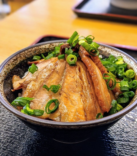 00100lrPORTRAIT_00100_BURST20200329145045537_COVER