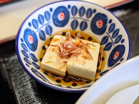 00100lrPORTRAIT_00100_BURST20200223134213084_COVER~2