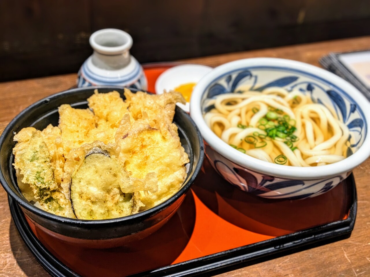 うどん茶屋 北斗 三津店』甘とろ豚天丼セット（松山市） : 新・愛媛