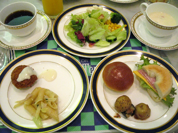グランドプリンスホテル赤坂の「ランチブッフェ(カフェ・ド・クレープ)」を食す!