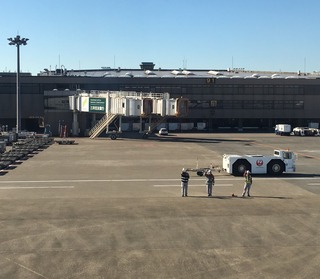 ジャカルタ赴任後１７度目の帰国 --日本航空「ＪＬ７２５」便--SKY SUITE 777(スカイスイート777)」